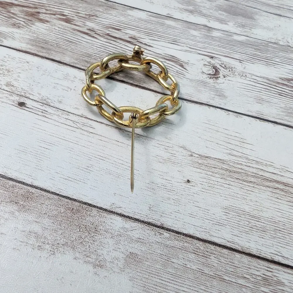 Vintage Brooch / Pin - Chain Design Circle 1 & 5/8